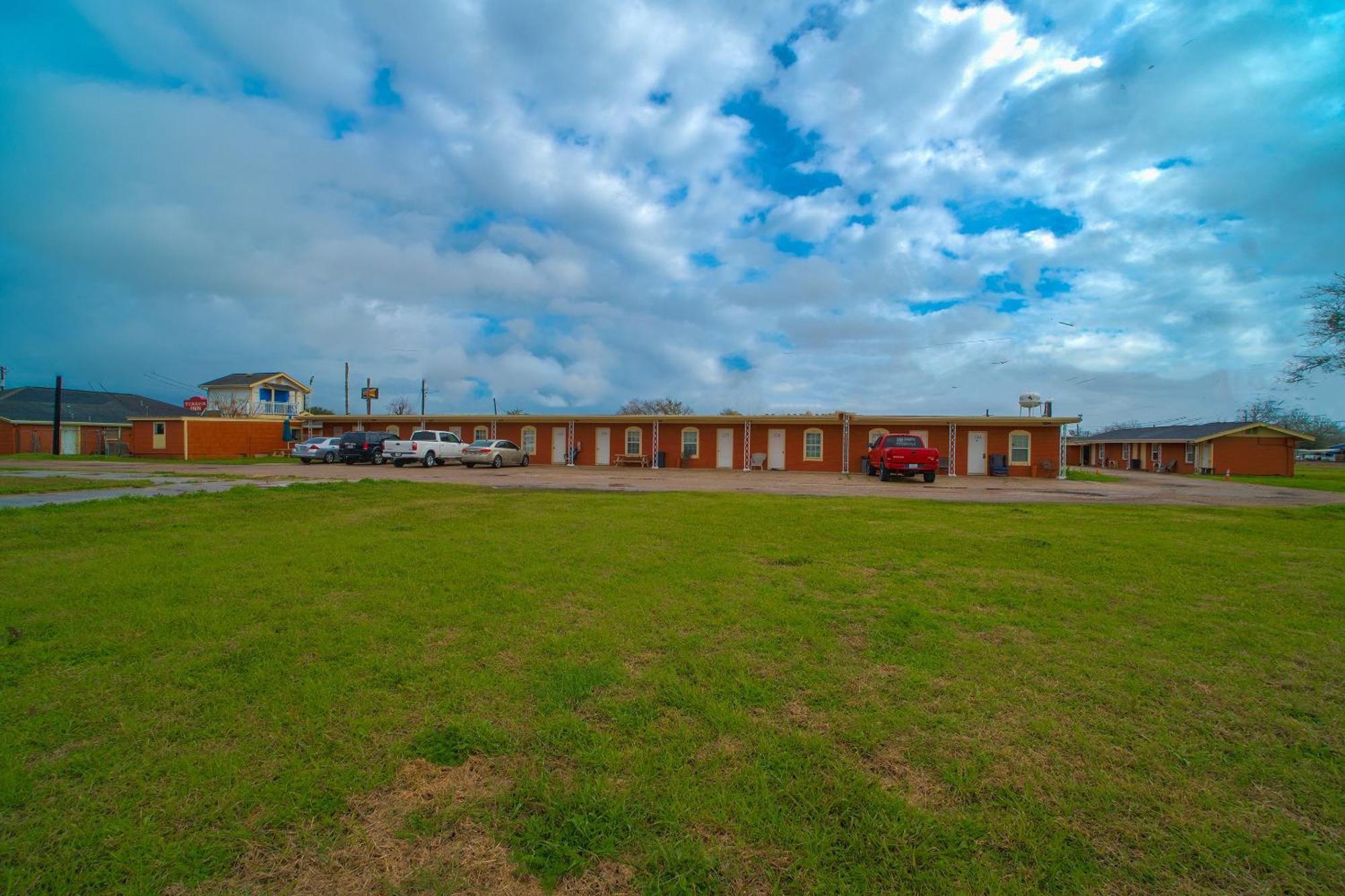 Texana Inn Edna By Oyo Bagian luar foto